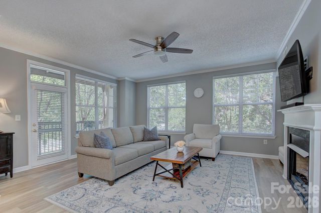 405 W 7th Street 303, Charlotte, NC 28202