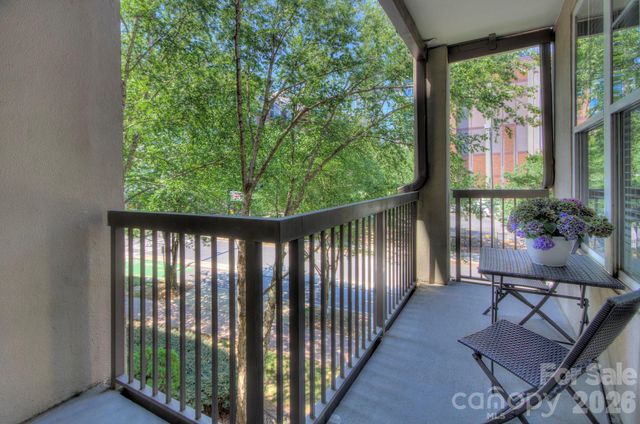 405 W 7th Street 303, Charlotte, NC 28202