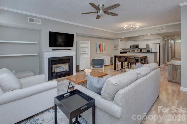 405 W 7th Street 303, Charlotte, NC 28202