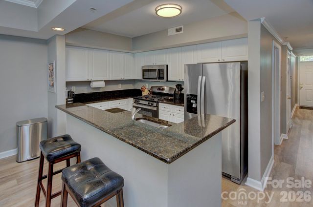 405 W 7th Street 303, Charlotte, NC 28202