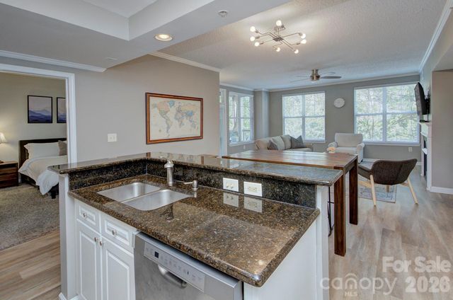 405 W 7th Street 303, Charlotte, NC 28202