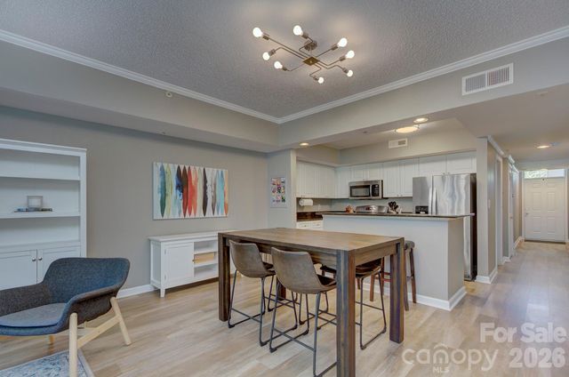 405 W 7th Street 303, Charlotte, NC 28202