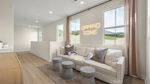 2038 Pyrenes Place, Santa Paula, CA 93060