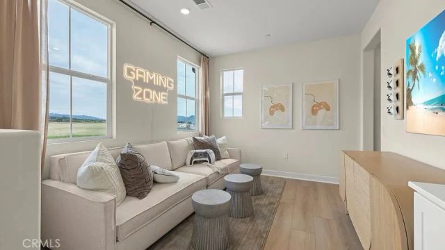 2038 Pyrenes Place, Santa Paula, CA 93060