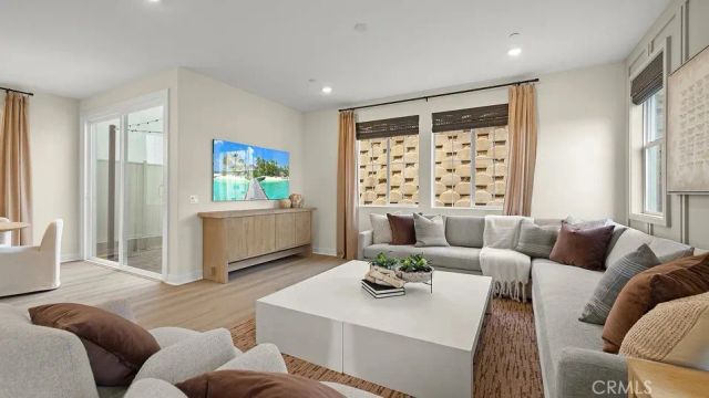 2038 Pyrenes Place, Santa Paula, CA 93060