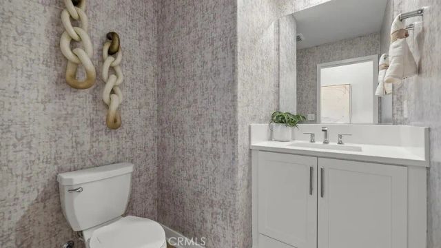 2038 Pyrenes Place, Santa Paula, CA 93060