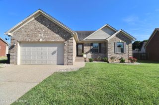 145 Glen Ridge Dr, Mt Washington, KY 40047