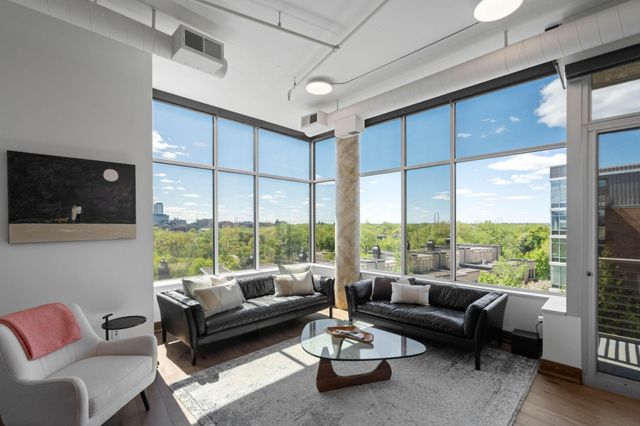 100 2nd Street NE A560, Minneapolis, MN 55413
