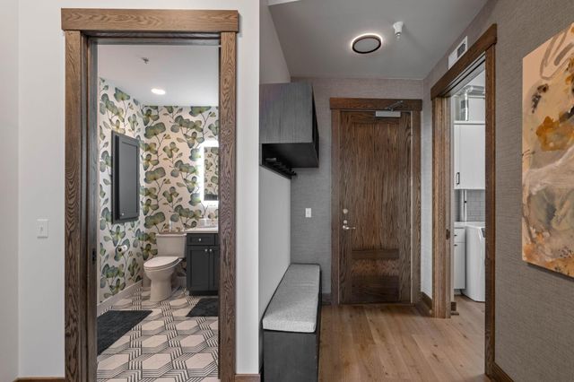 100 2nd Street NE A560, Minneapolis, MN 55413