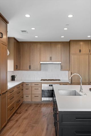 100 2nd Street NE A560, Minneapolis, MN 55413