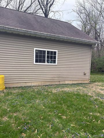 10 Regina Court, Florissant, MO 63031