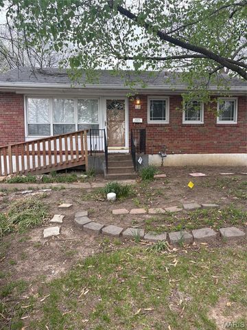 10 Regina Court, Florissant, MO 63031