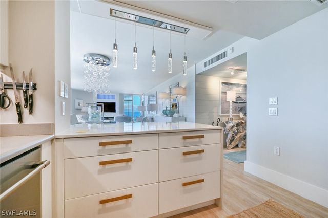 3115 Gulf Shore BLVD N 608S, Naples, FL 34103