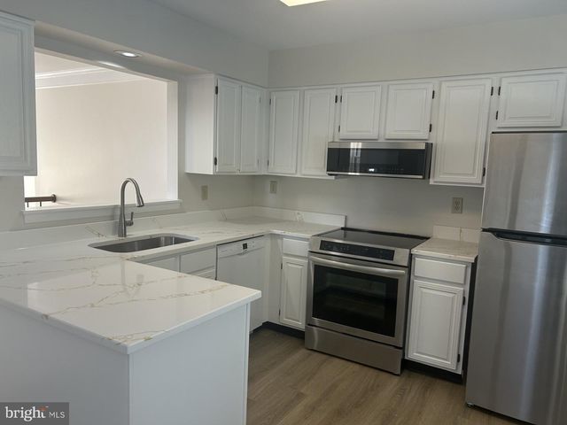 14 LYNN MANOR CT, Rockville, MD 20850