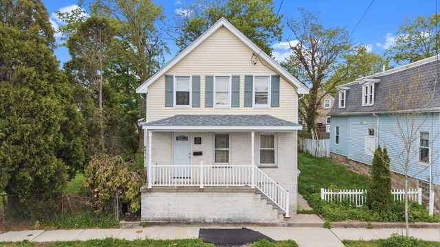 128 Cedar St, New Bedford, MA 02740