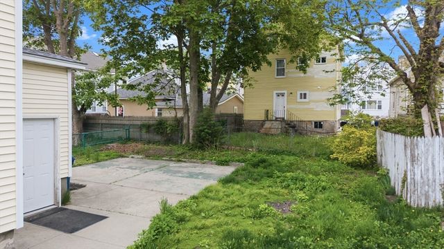 128 Cedar St, New Bedford, MA 02740