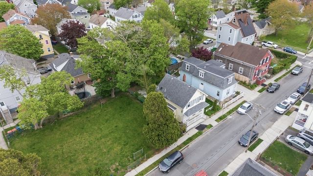 128 Cedar St, New Bedford, MA 02740
