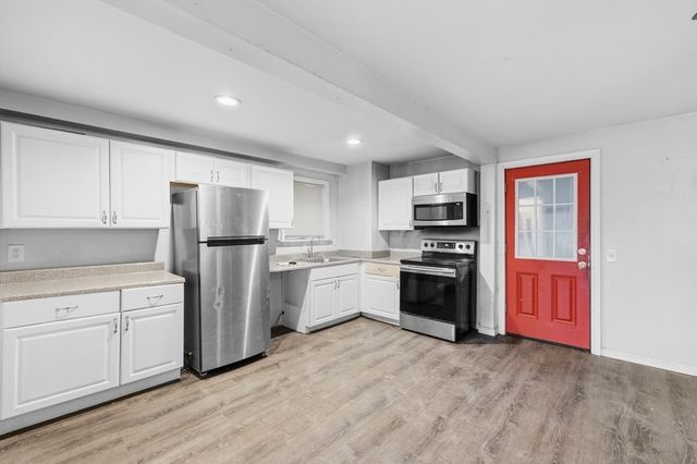128 Cedar St, New Bedford, MA 02740