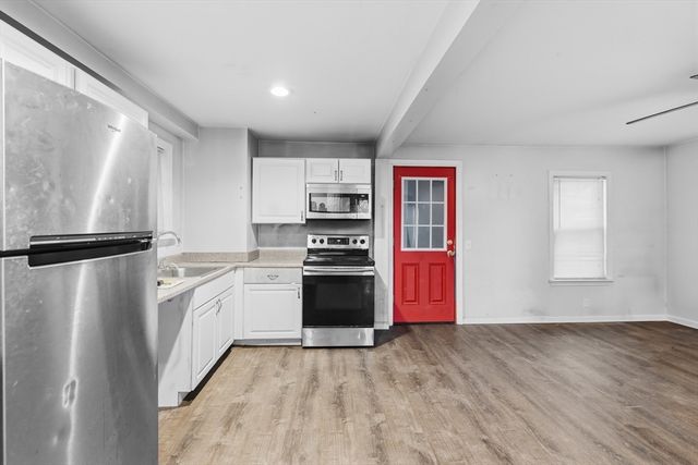 128 Cedar St, New Bedford, MA 02740