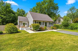 148 Lost Lake Dr, Groton, MA 01450