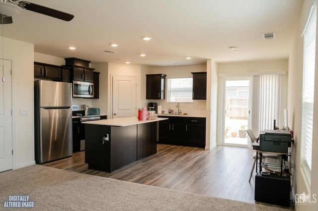 2025 Quarrenden Lane, Bakersfield, CA 93307