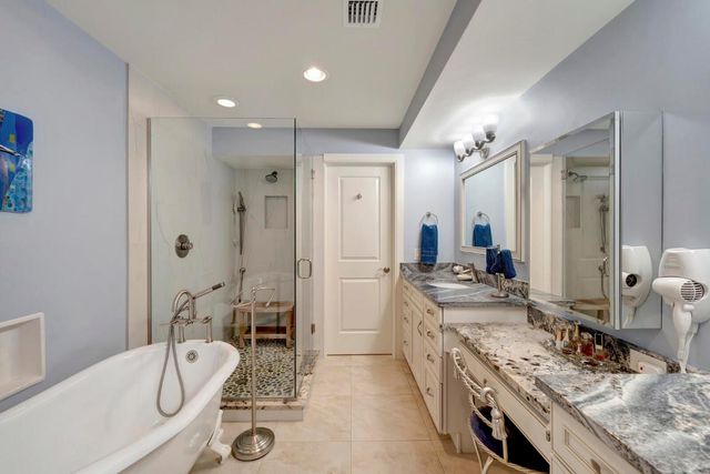 1776 Mooringline Drive 102, Vero Beach, FL 32963