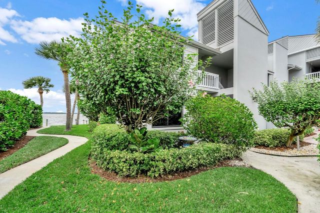 1776 Mooringline Drive 102, Vero Beach, FL 32963