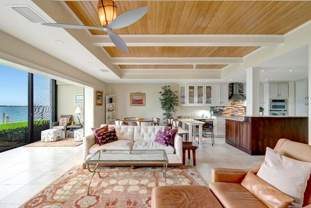 1776 Mooringline Drive 102, Vero Beach, FL 32963