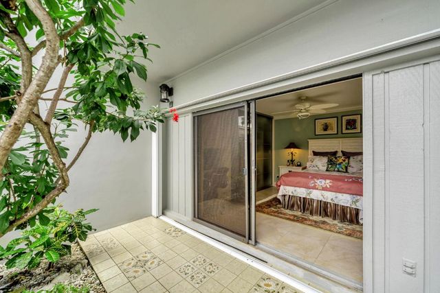 1776 Mooringline Drive 102, Vero Beach, FL 32963