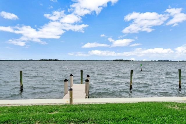 1776 Mooringline Drive 102, Vero Beach, FL 32963