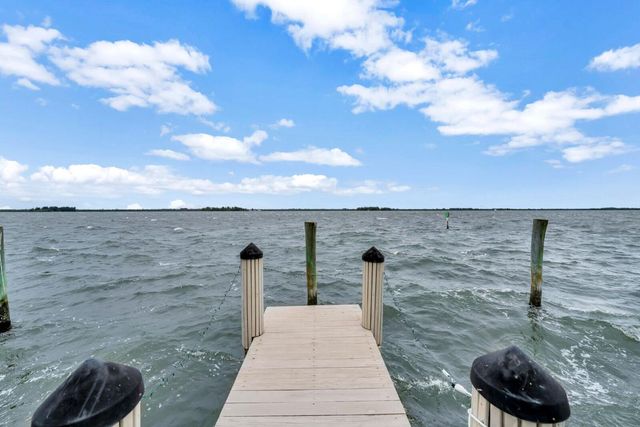 1776 Mooringline Drive 102, Vero Beach, FL 32963