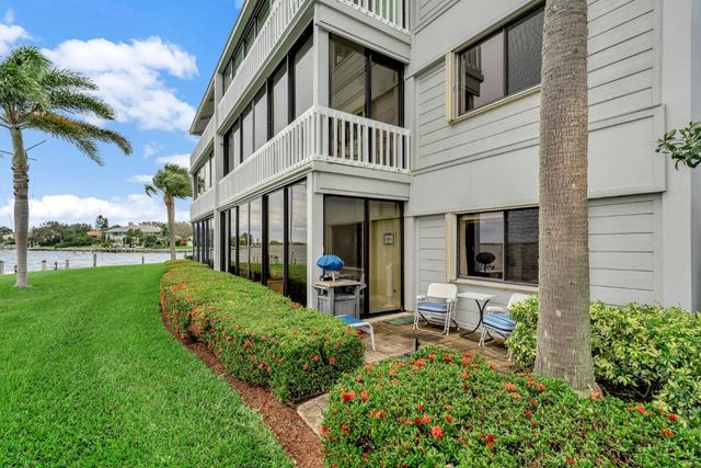 1776 Mooringline Drive 102, Vero Beach, FL 32963