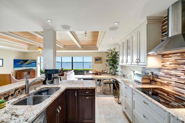 1776 Mooringline Drive 102, Vero Beach, FL 32963