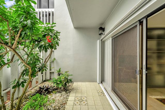 1776 Mooringline Drive 102, Vero Beach, FL 32963