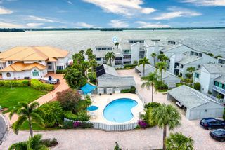 1776 Mooringline Drive 102, Vero Beach, FL 32963