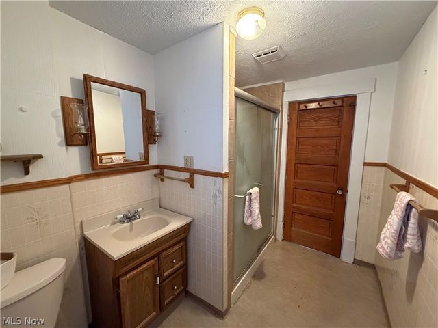 1715 7th Street, Cuyahoga Falls, OH 44221