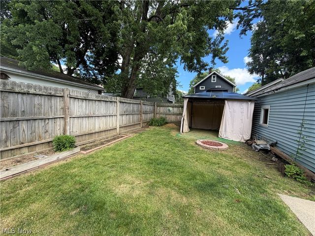 1715 7th Street, Cuyahoga Falls, OH 44221
