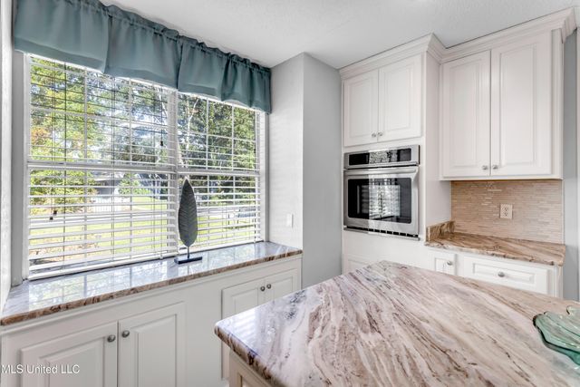 9321 Coconut Drive, Ocean Springs, MS 39564