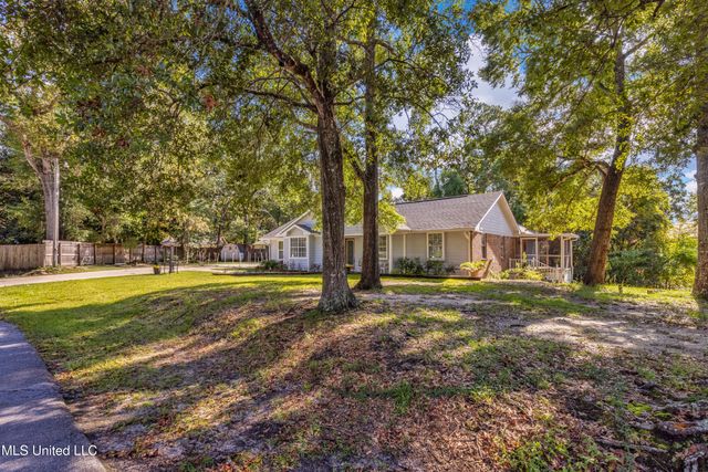 9321 Coconut Drive, Ocean Springs, MS 39564
