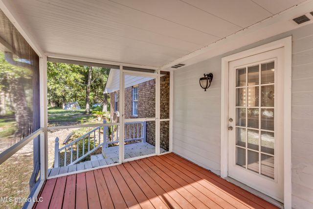 9321 Coconut Drive, Ocean Springs, MS 39564