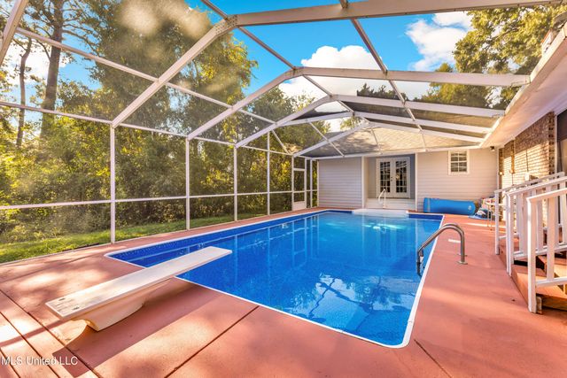 9321 Coconut Drive, Ocean Springs, MS 39564