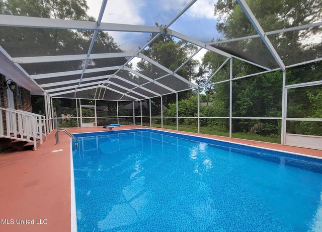 9321 Coconut Drive, Ocean Springs, MS 39564