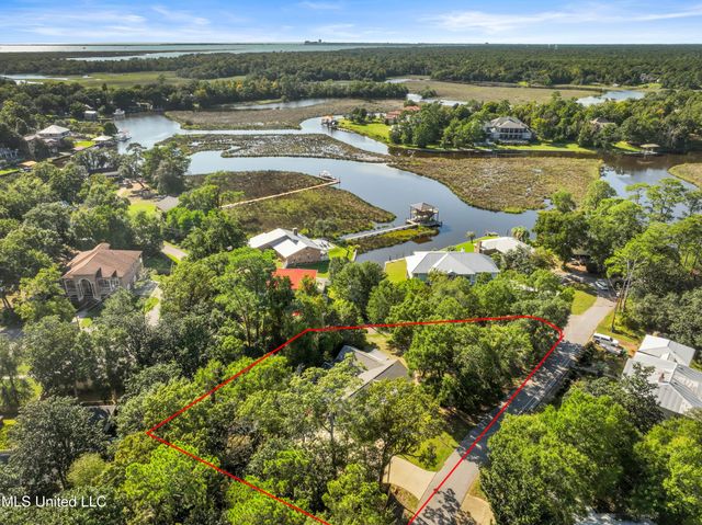 9321 Coconut Drive, Ocean Springs, MS 39564