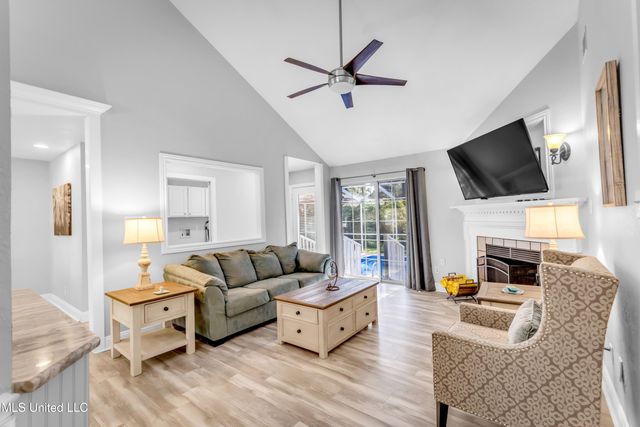 9321 Coconut Drive, Ocean Springs, MS 39564