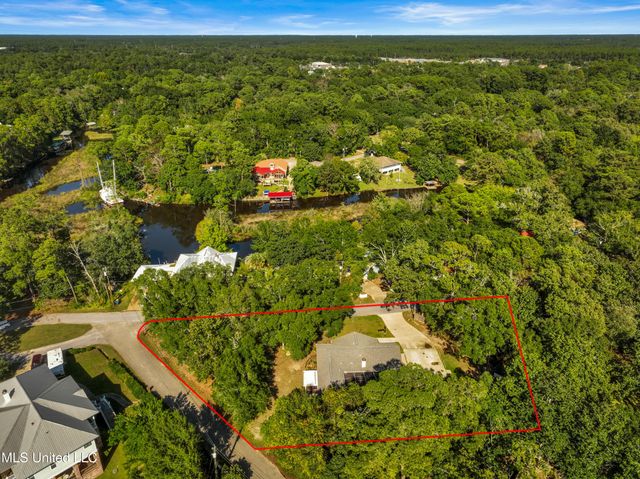 9321 Coconut Drive, Ocean Springs, MS 39564