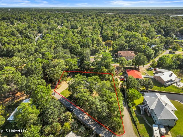 9321 Coconut Drive, Ocean Springs, MS 39564