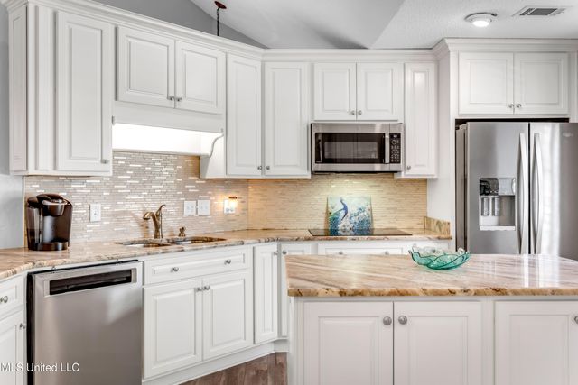 9321 Coconut Drive, Ocean Springs, MS 39564