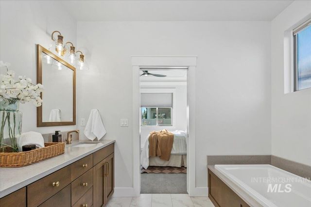 6379 S Utmost Ln, Meridian, ID 83642