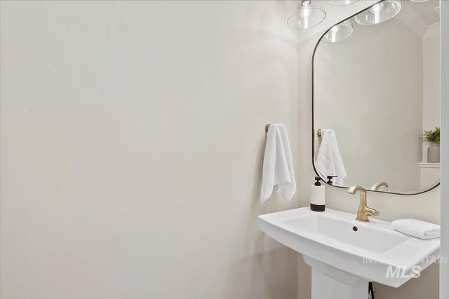 6379 S Utmost Ln, Meridian, ID 83642