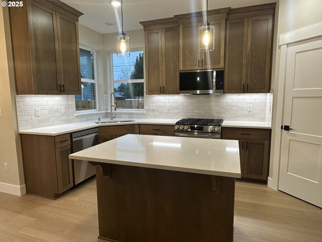 2308 Ne 94TH Ct, Vancouver, WA 98664